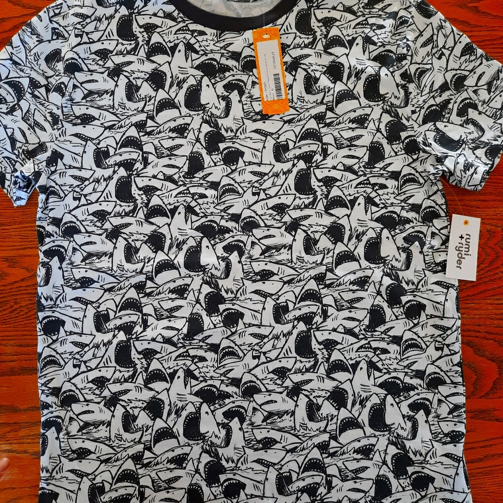 Boys xl Rumi + Ryder tshirt